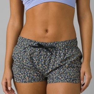 NWT Prana Mariya Shorts in Black Petal SZ Large